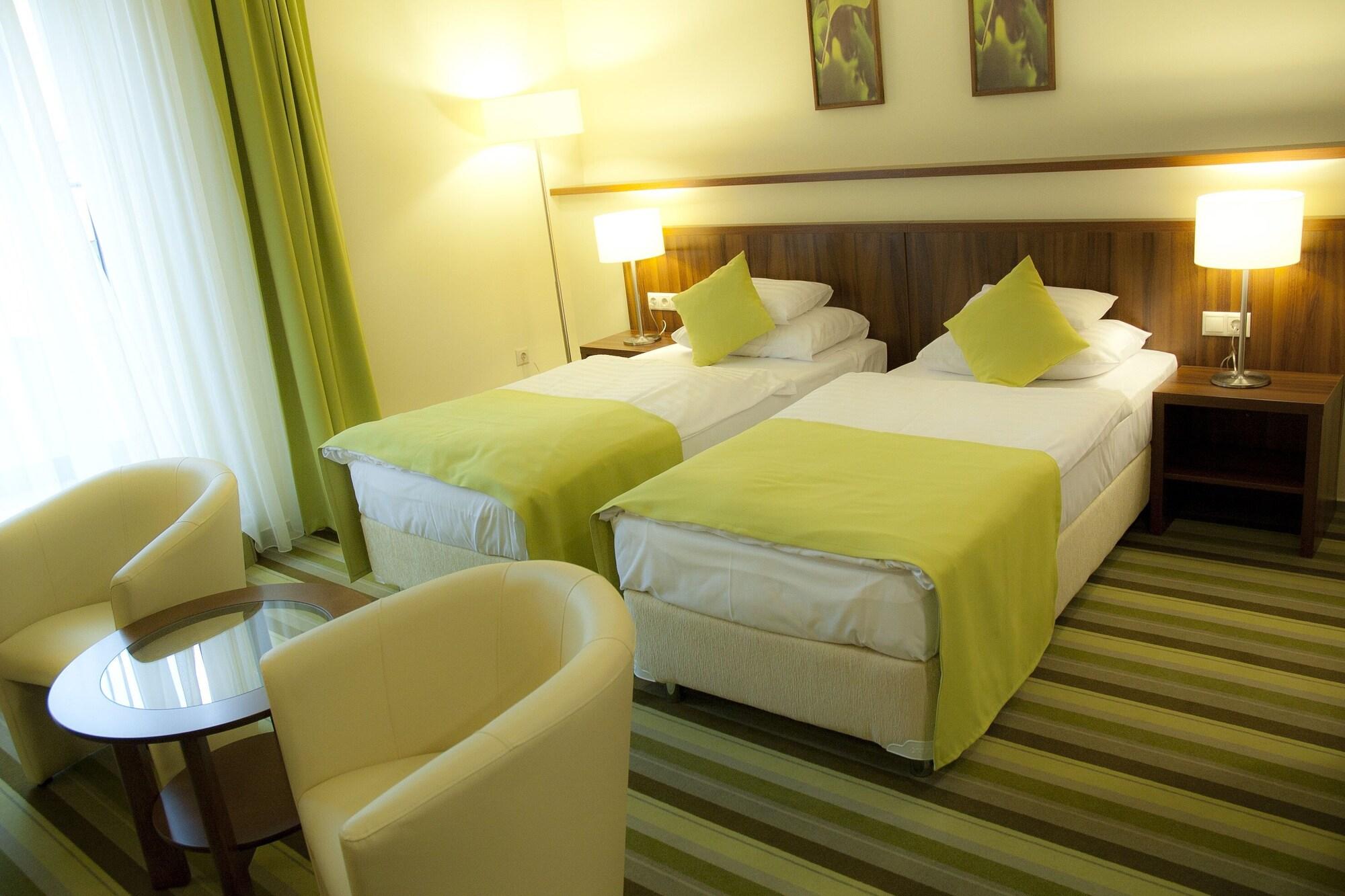 Hotel Ginkgo Hódmezővásárhely Εξωτερικό φωτογραφία