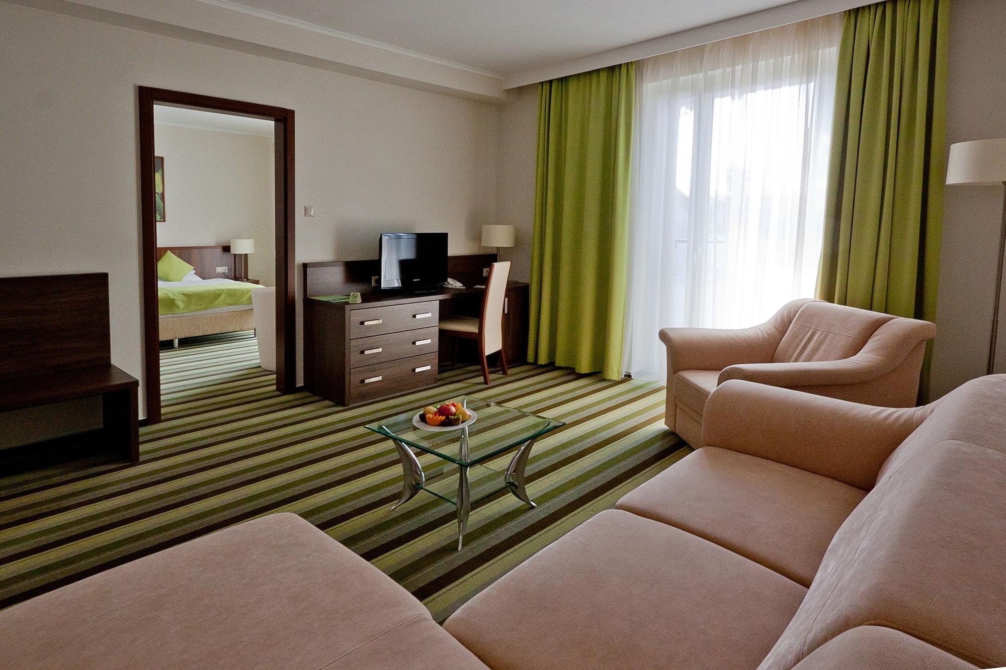 Hotel Ginkgo Hódmezővásárhely Εξωτερικό φωτογραφία