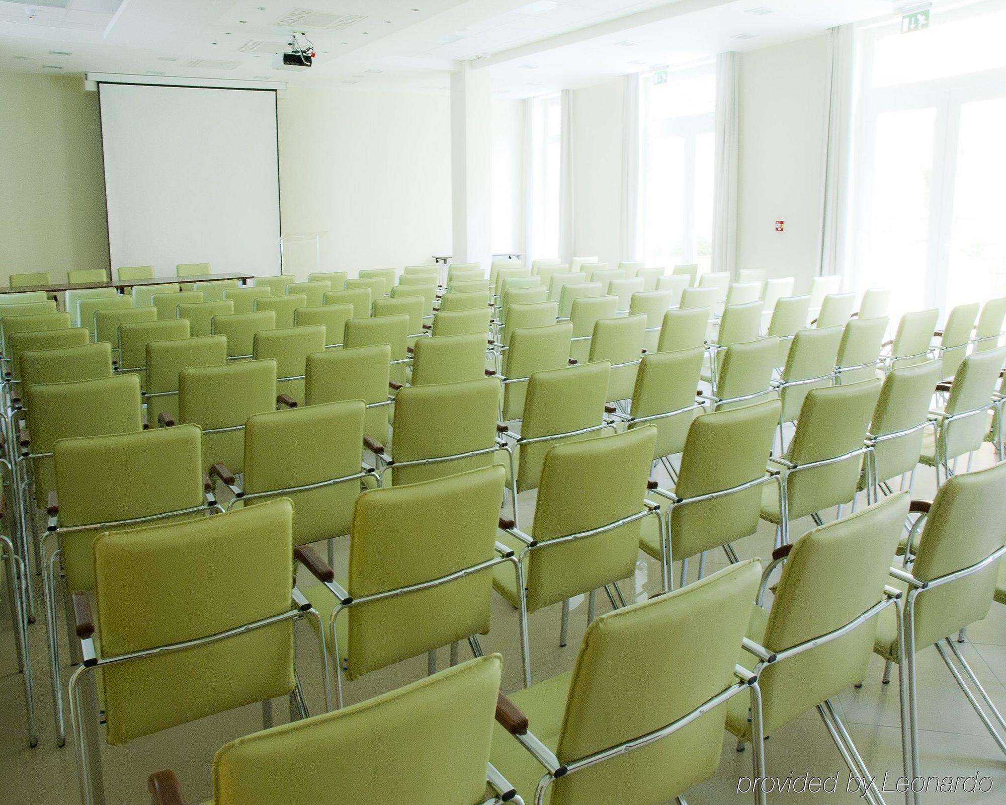 Hotel Ginkgo Hódmezővásárhely Επιχειρήσεις φωτογραφία