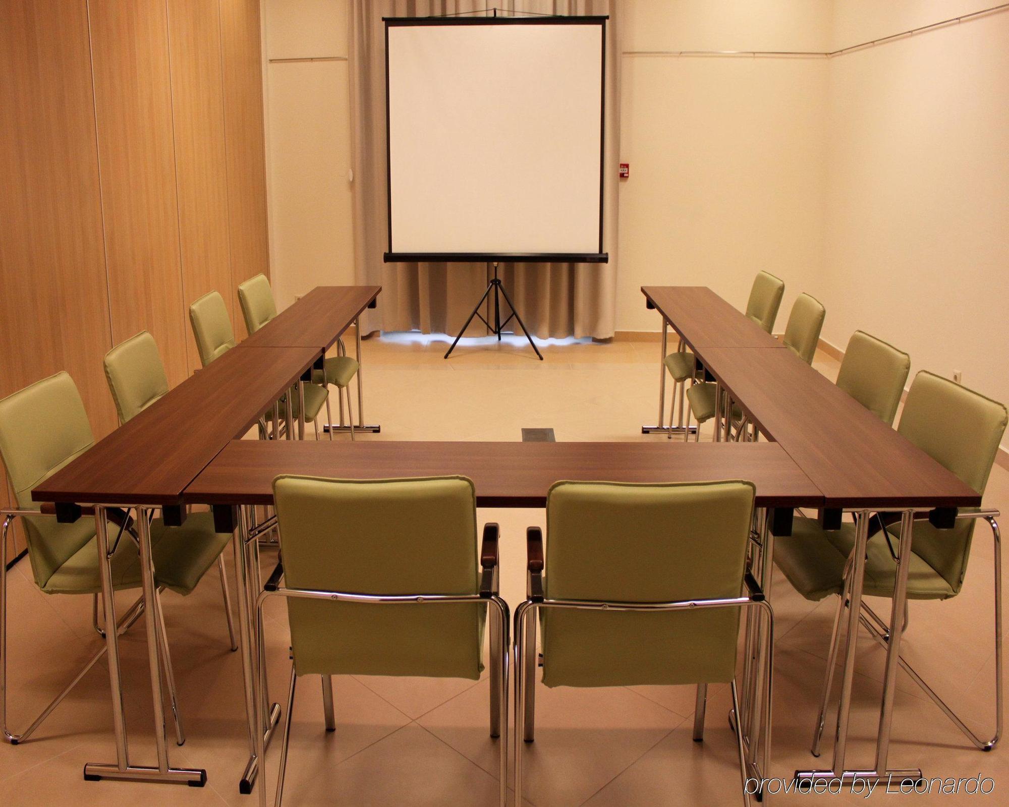 Hotel Ginkgo Hódmezővásárhely Επιχειρήσεις φωτογραφία