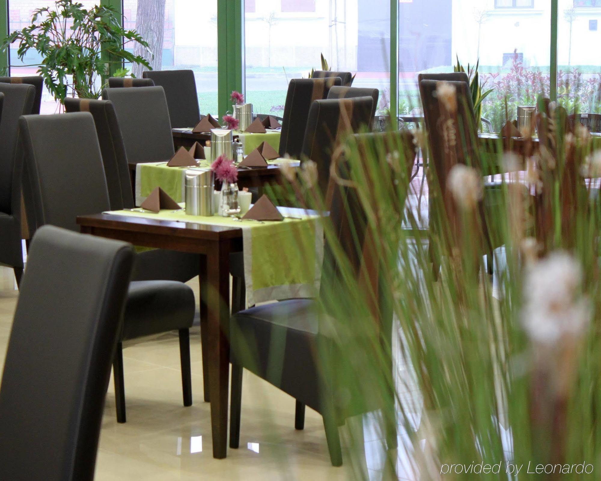 Hotel Ginkgo Hódmezővásárhely Εστιατόριο φωτογραφία